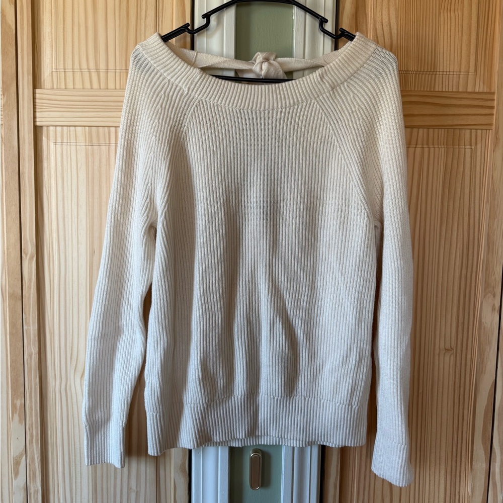 Banana Republic cream wool blend crewneck sweater with keyhole open back